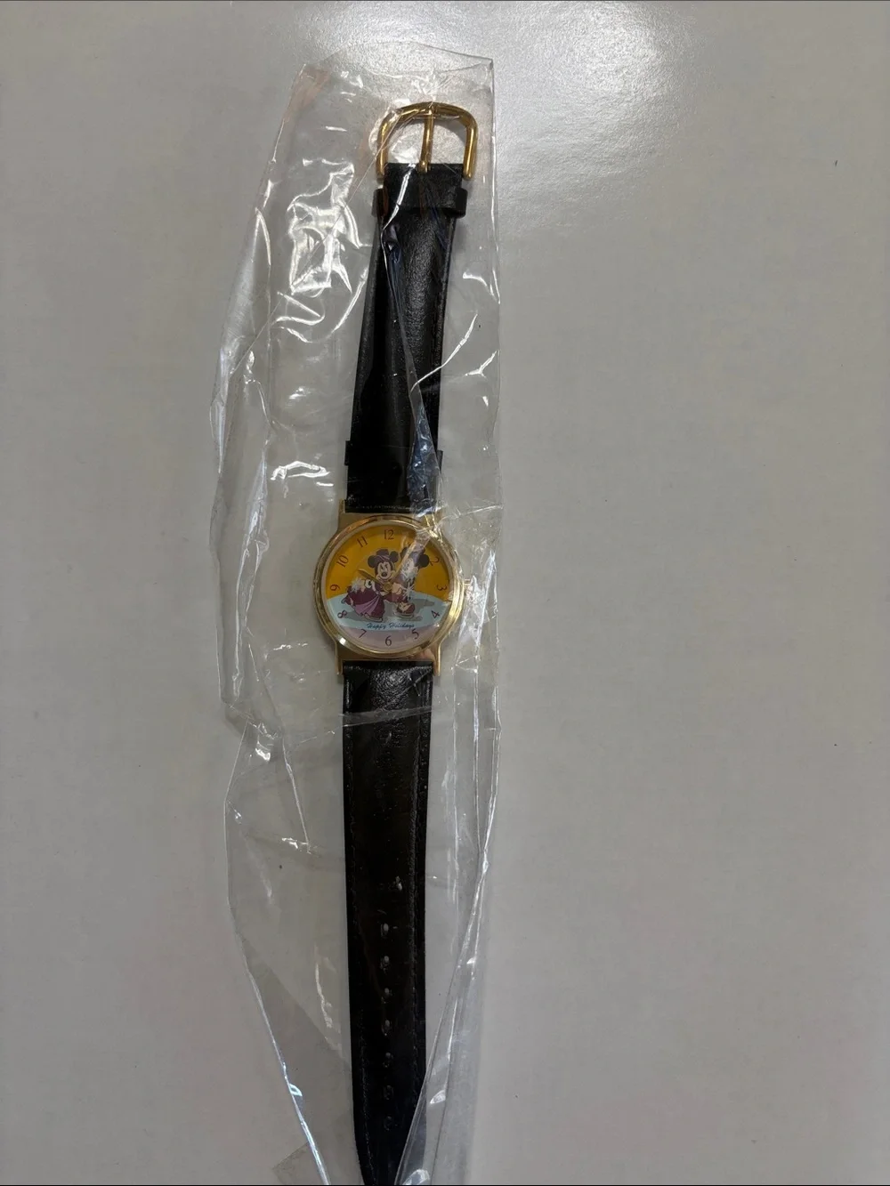 Disney Mickey & Minnie 1998 skating Happy Holiday watch Cast Member new/vintage